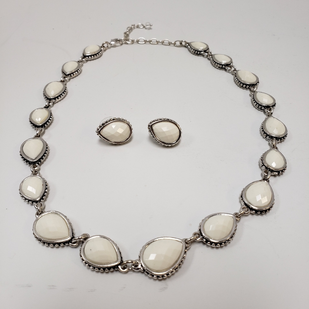 Napier 2 Piece Set Necklace & Earrings White Silver Antiqued Tone
